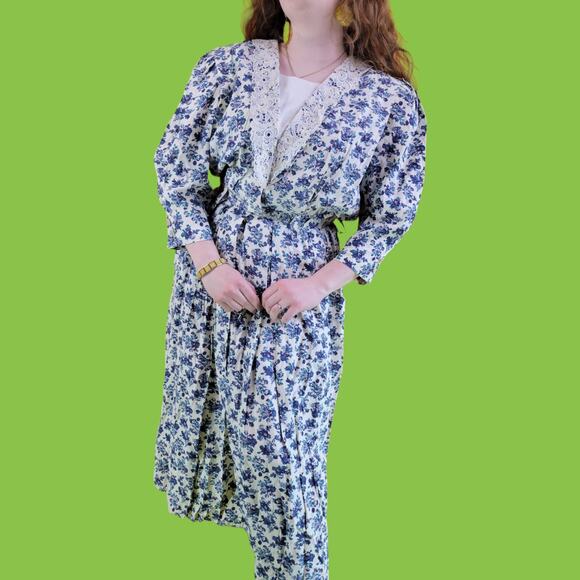Vintage 80s Blue White Floral Midi Dress, Shoulder Pads Lace Pockets, 14W - Picture 7 of 7